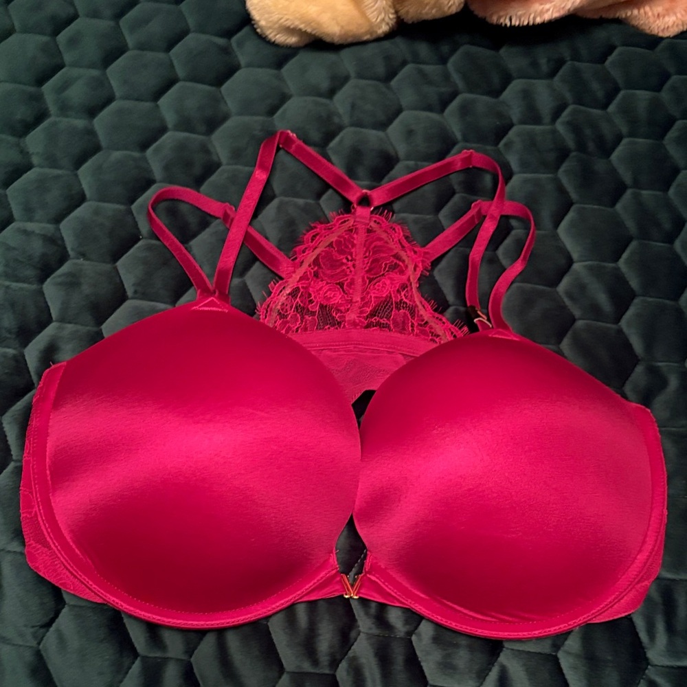 Very Sexy VS Push-up, Lace-Back,Front closure Bra. Color: raspberry